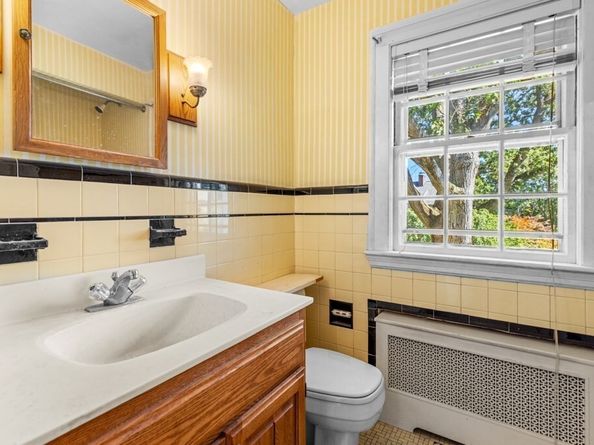 39 Chester St, Arlington MA 02476