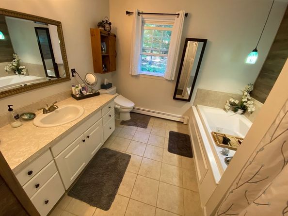 217 Brookway Dr, Northbridge MA 01534