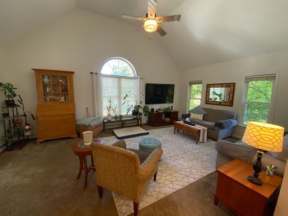 217 Brookway Dr, Northbridge MA 01534