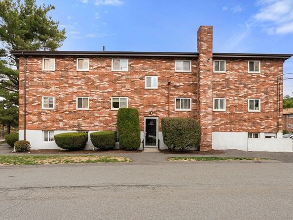 21 Westgate Rd 6, Boston MA 02132