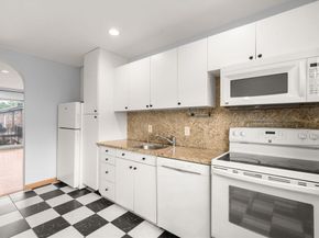 21 Westgate Rd 6, Boston MA 02132