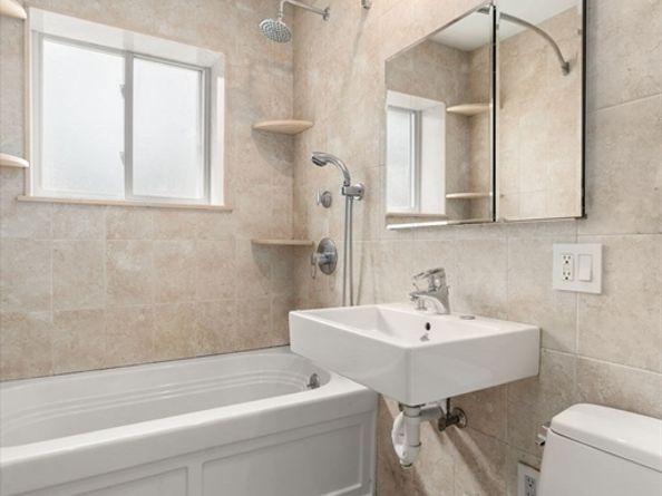 21 Westgate Rd 6, Boston MA 02132