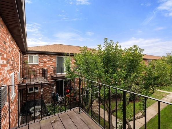21 Westgate Rd 6, Boston MA 02132