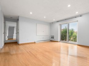 21 Westgate Rd 6, Boston MA 02132