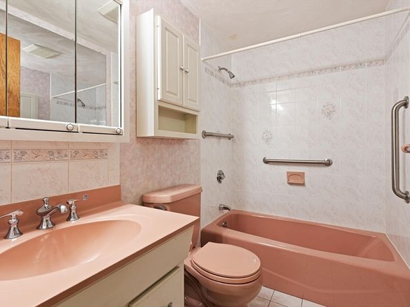 235 Winthrop St 1111, Medford MA 02155