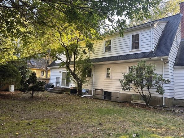 50 Dwhinda Rd, Newton MA 02468