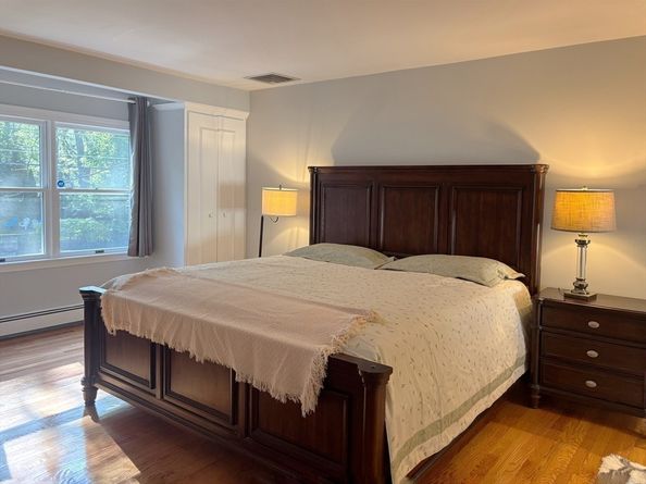 50 Dwhinda Rd, Newton MA 02468