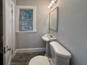 50 Dwhinda Rd, Newton MA 02468