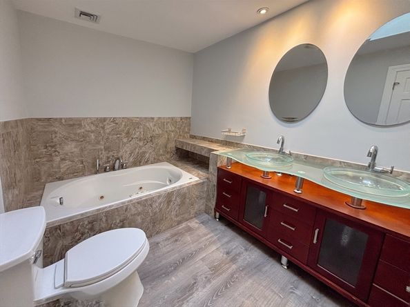 50 Dwhinda Rd, Newton MA 02468
