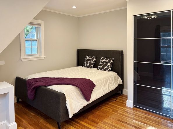 50 Dwhinda Rd, Newton MA 02468