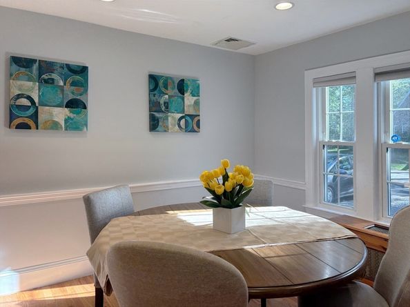 50 Dwhinda Rd, Newton MA 02468
