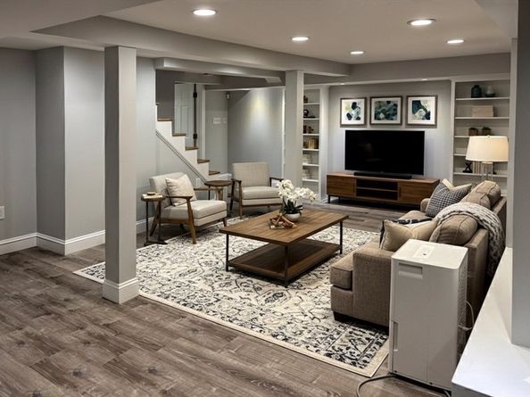 50 Dwhinda Rd, Newton MA 02468