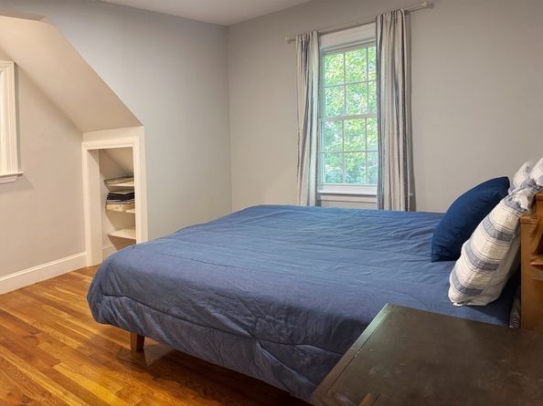 50 Dwhinda Rd, Newton MA 02468