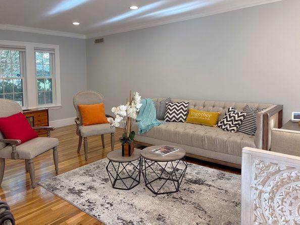 50 Dwhinda Rd, Newton MA 02468