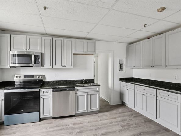 126 Lincoln St, Worcester MA 01605