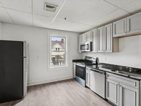 126 Lincoln St, Worcester MA 01605