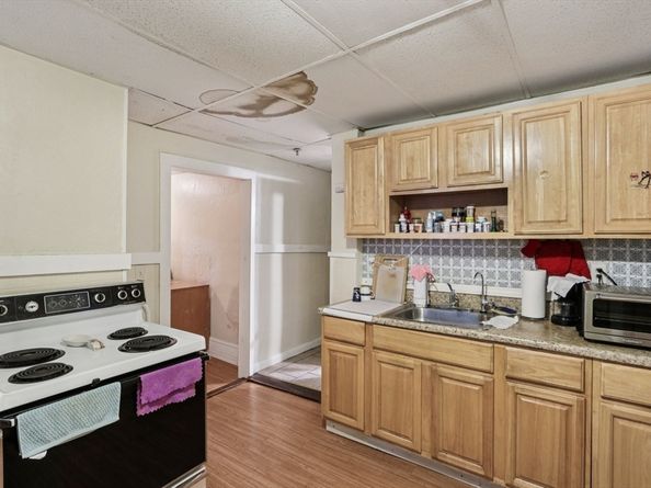 126 Lincoln St, Worcester MA 01605