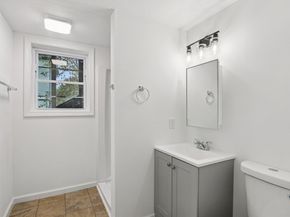 126 Lincoln St, Worcester MA 01605