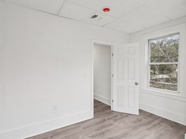 126 Lincoln St, Worcester MA 01605