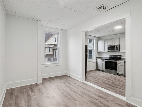126 Lincoln St, Worcester MA 01605