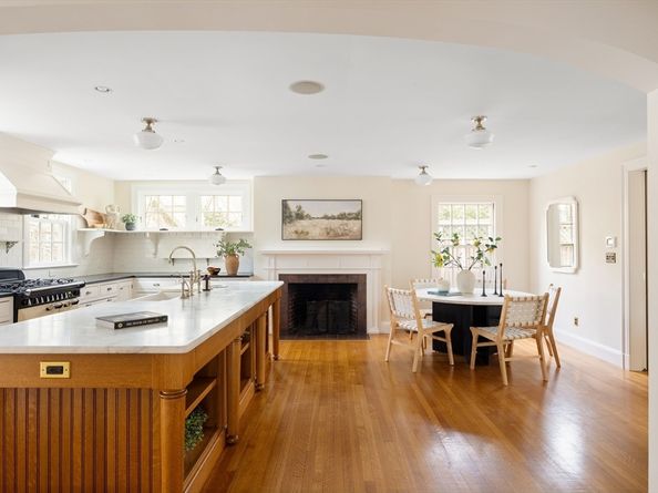 15 Hubbard Park Road, Cambridge MA 02138