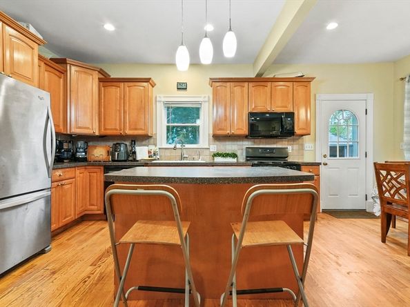 135 Grove Street 135, Waltham MA 02453