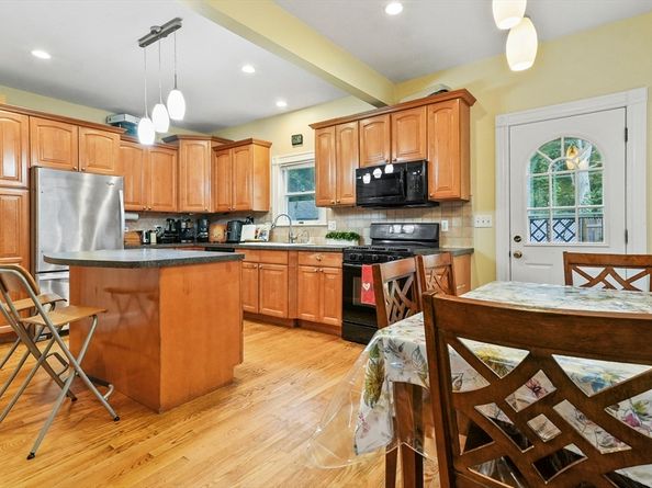 135 Grove Street 135, Waltham MA 02453