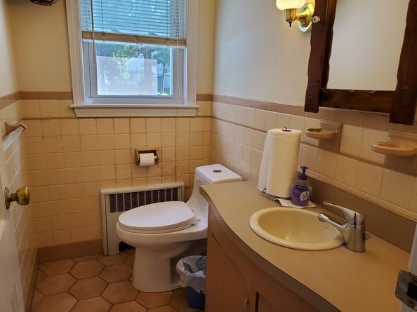 1696 Liberty St, Braintree MA 02184
