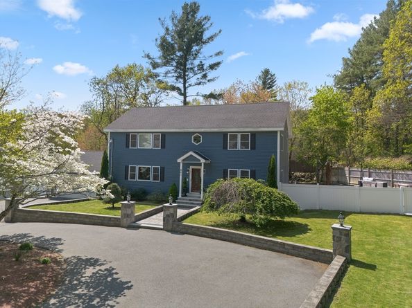 851 Forest St, North Andover MA 01845