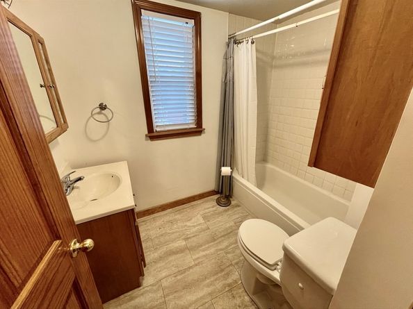 29 Fiske St, Southbridge MA 01550