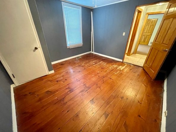 29 Fiske St, Southbridge MA 01550