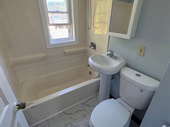 29 Fiske St, Southbridge MA 01550