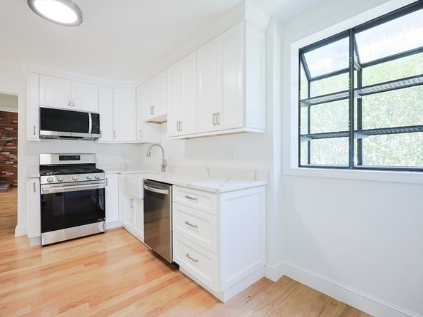 48 William St, Newton MA 02465