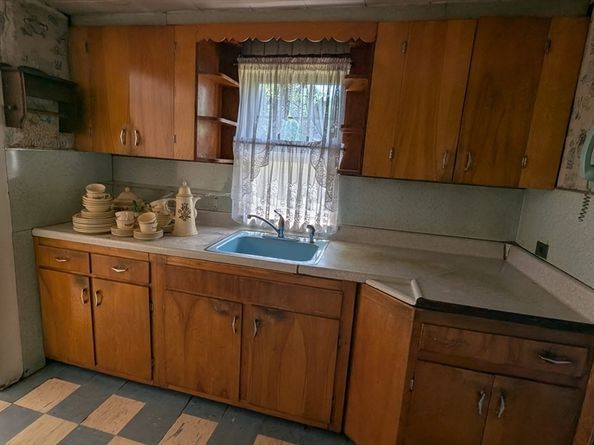 23 Pondview Ave, Pembroke MA 02359