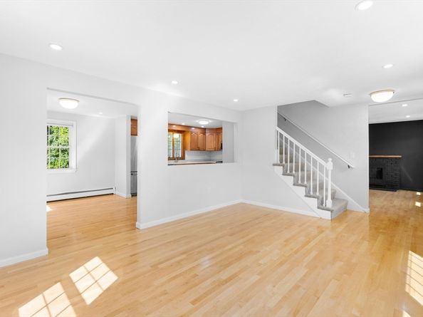 20 Barbara Circle, Woburn MA 01801