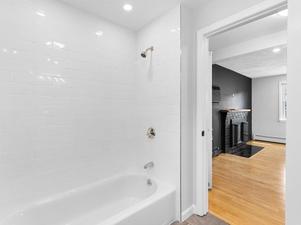 20 Barbara Circle, Woburn MA 01801