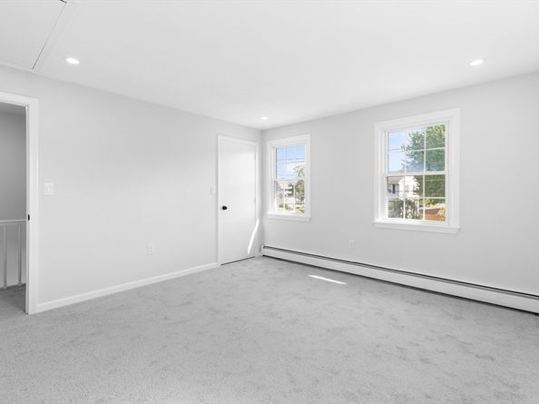 20 Barbara Circle, Woburn MA 01801