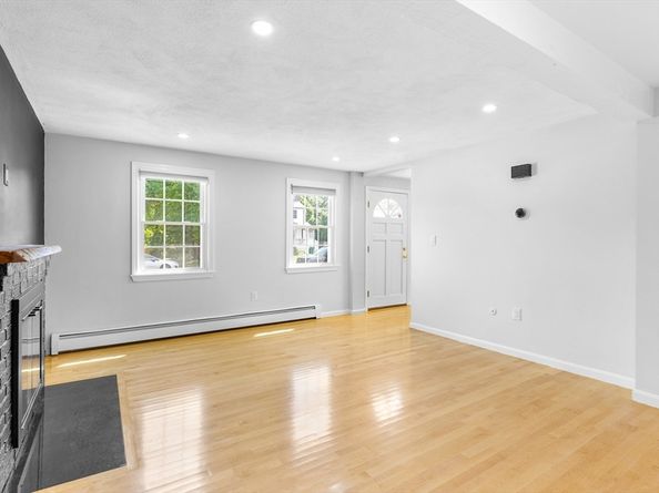 20 Barbara Circle, Woburn MA 01801