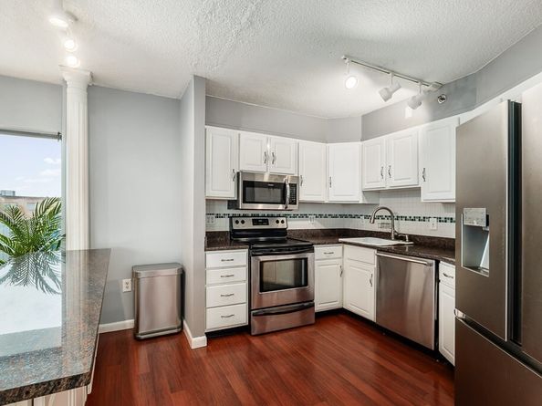 300 Lynn Shore Dr 807, Lynn MA 01902