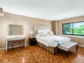 300 Lynn Shore Dr 807, Lynn MA 01902