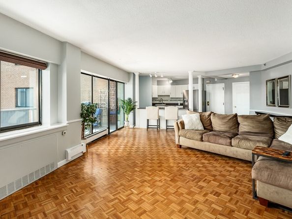300 Lynn Shore Dr 807, Lynn MA 01902