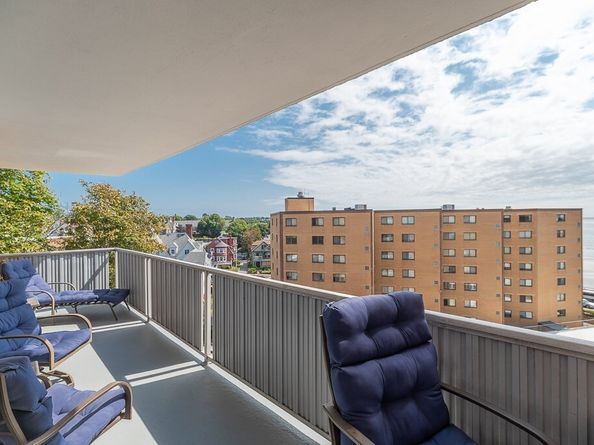 300 Lynn Shore Dr 807, Lynn MA 01902