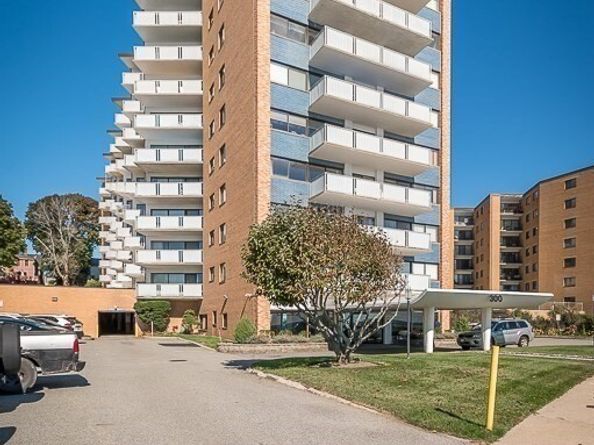 300 Lynn Shore Dr 807, Lynn MA 01902