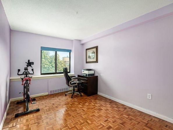 300 Lynn Shore Dr 807, Lynn MA 01902