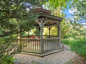 277 School St, Whitman MA 02382
