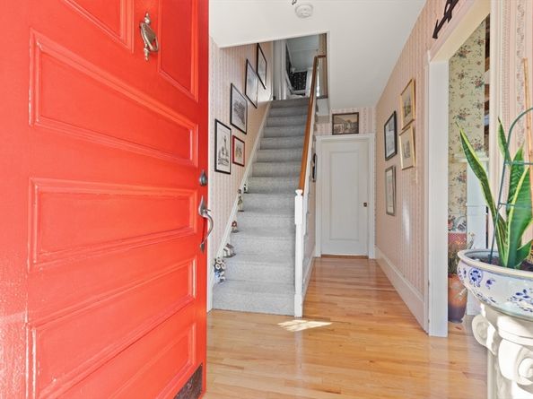277 School St, Whitman MA 02382