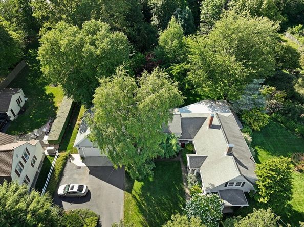 277 School St, Whitman MA 02382