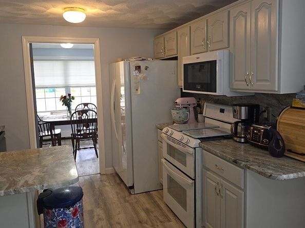 11 Orchard St, Tewksbury MA 01876