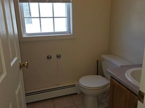 11 Orchard St, Tewksbury MA 01876