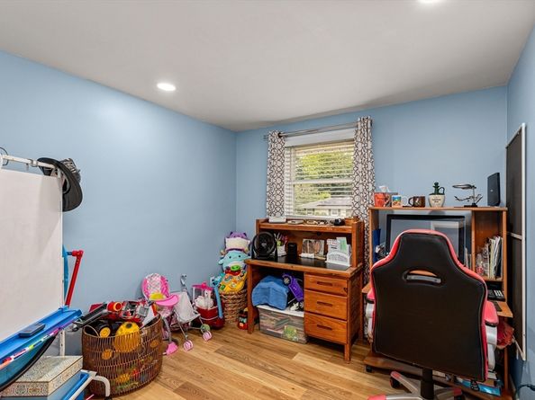 27 Arnold St., Holbrook MA 02343